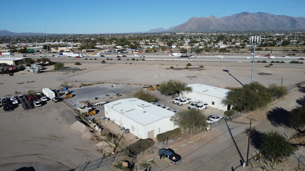 More Photos Of 3200 W Diamond St, Tucson Warehouse For Lease