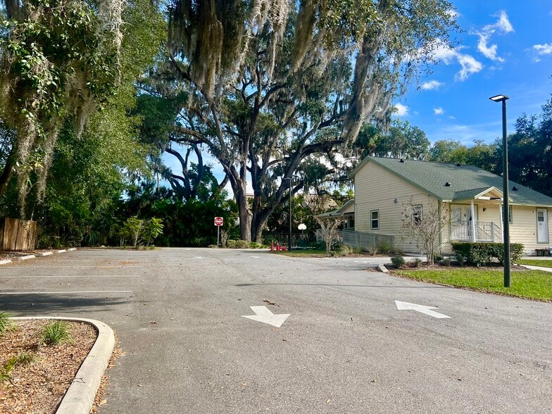 More Photos Of 2455 Ark Academy Ct, Sanford Office For Sale