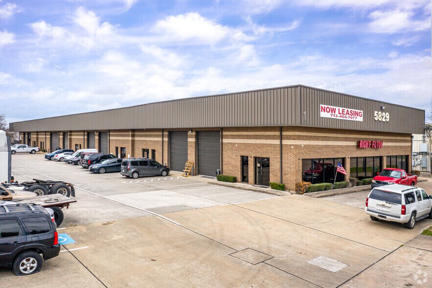 Primary Photo Of 5829 W Sam Houston Pky N, Houston Light Distribution For Lease