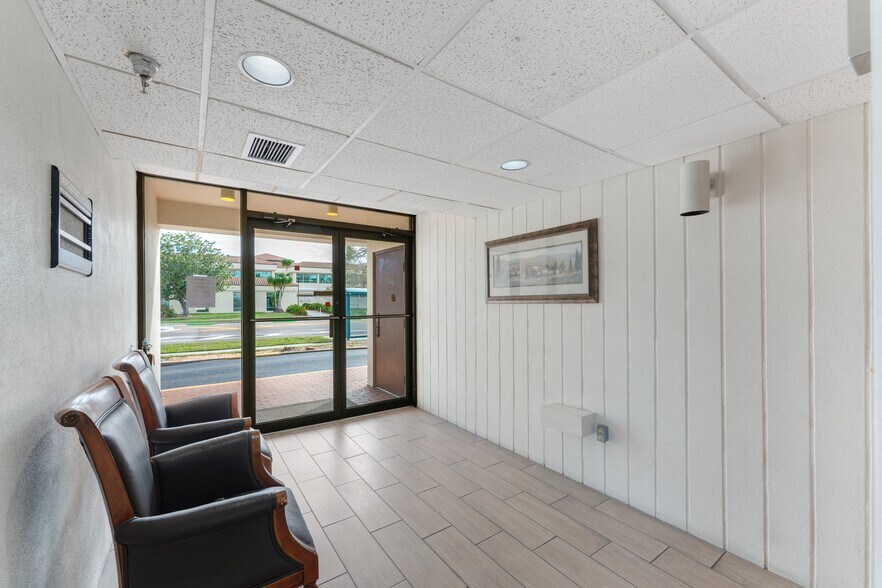 More Photos Of 2201 Ringling Blvd, Sarasota Loft Creative Space For Sale