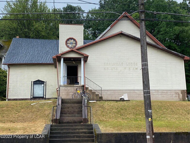 Primary Photo Of 578 Main St, Sugar Notch Flex For Sale