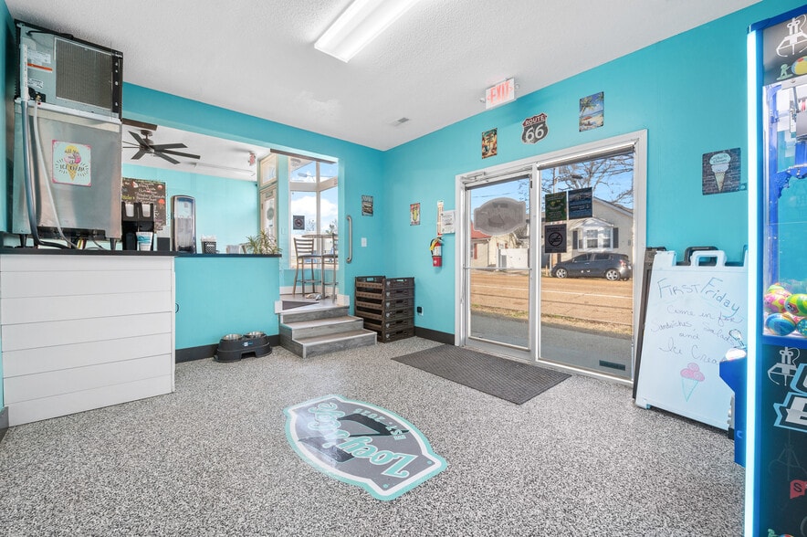 More Photos Of 213 E Market St, Troy Office For Sale