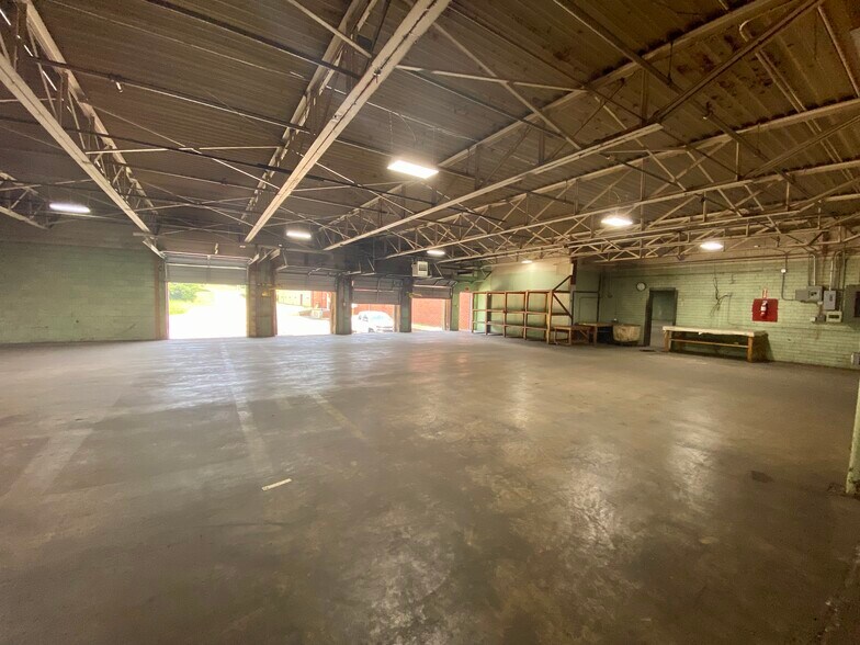 Primary Photo Of 318 Gidney St, Shelby Warehouse For Lease