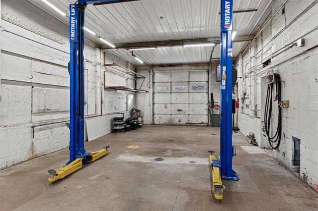 More Photos Of 233 W Clark St, Stevens Point Auto Repair For Sale