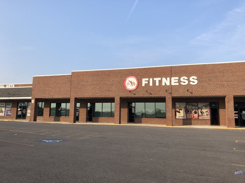 More Photos Of 100 Drury Dr, La Plata General Retail For Lease