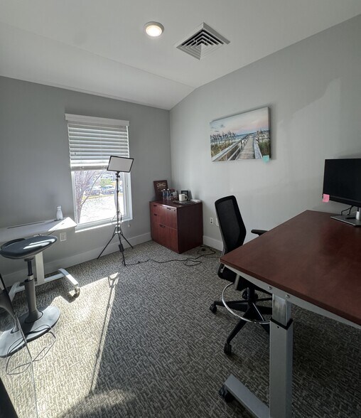 More Photos Of 34 Covil Ave, Wilmington Office For Sale