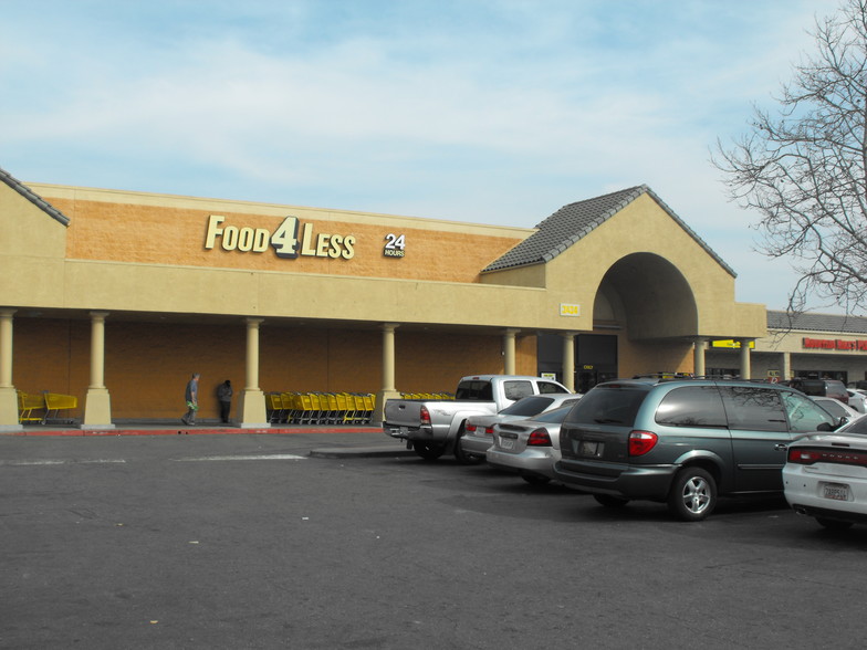 Primary Photo Of 520 Carolyn Weston Blvd, Stockton General Retail For Lease