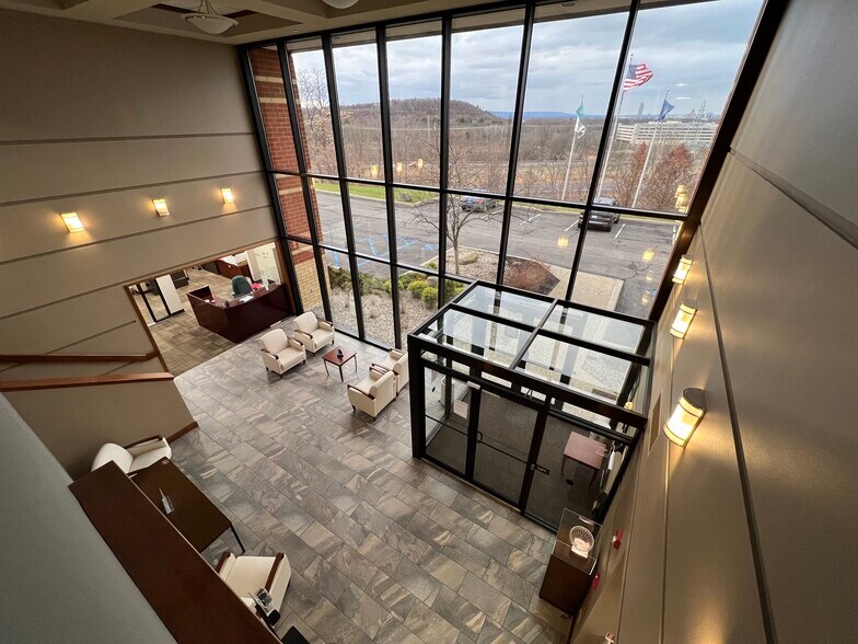 More Photos Of 1 Empire Dr, Rensselaer Office For Lease