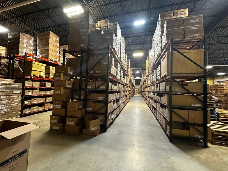 More Photos Of 458 Hurricane Ln, Williston Warehouse For Lease