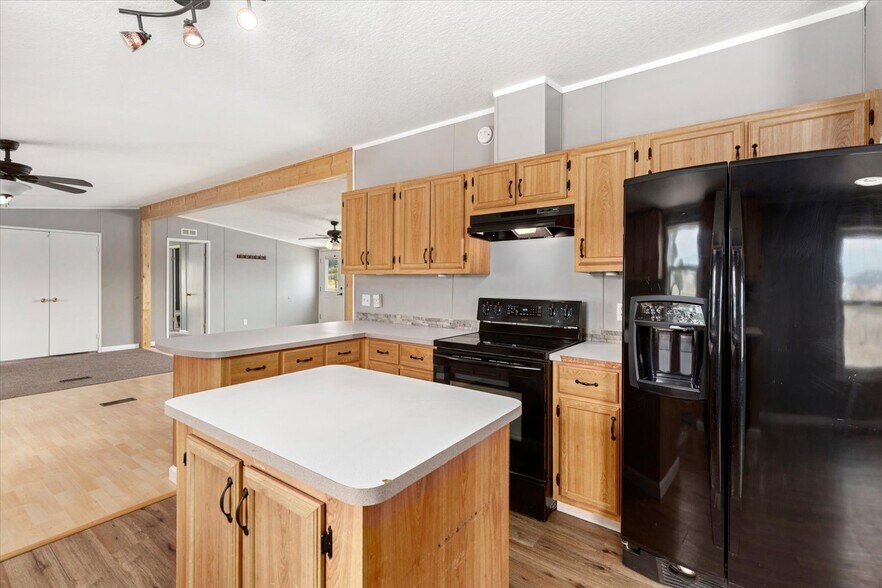 More Photos Of 7522 County Road 151, Salida Industrial For Sale