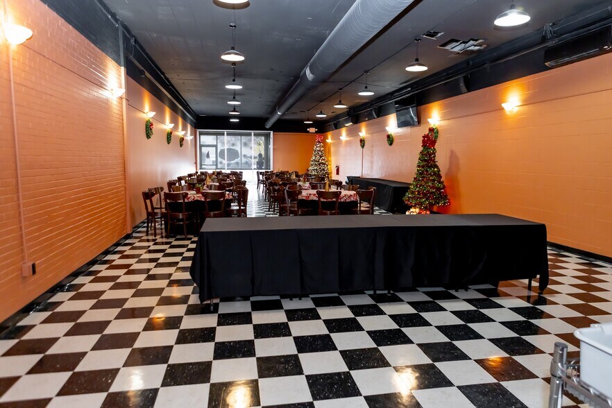 More Photos Of 605 N Main St, Evansville Restaurant For Sale