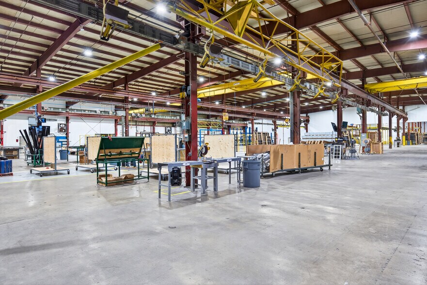 More Photos Of 1402 E Veterans Memorial Pky, Truesdale Manufacturing For Sale