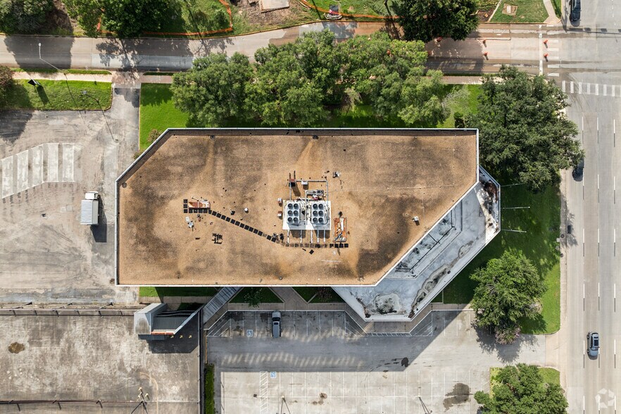 More Photos Of 397 N Sam Houston Pky E, Houston Office For Lease