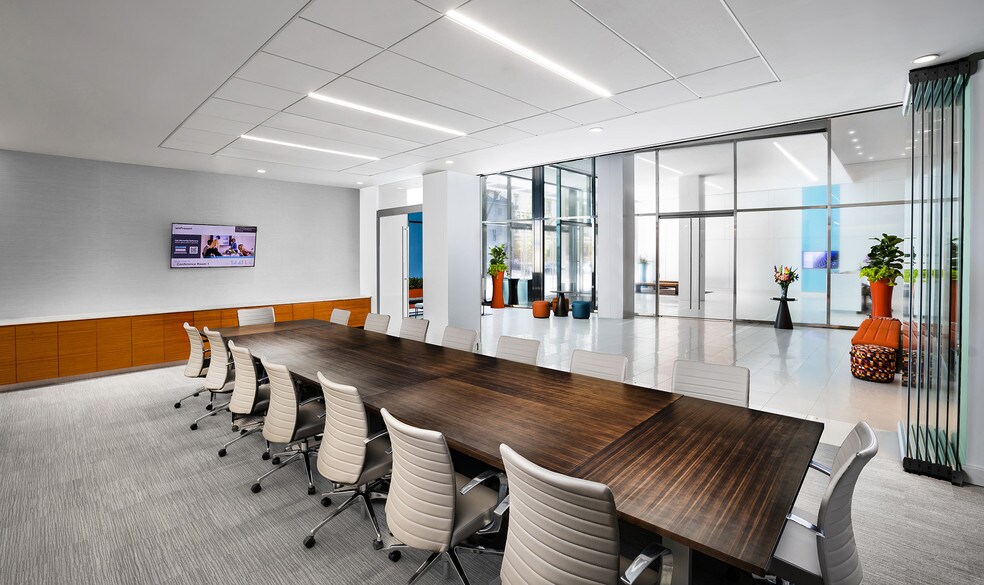 More Photos Of 1441 L St NW, Washington Office For Sale