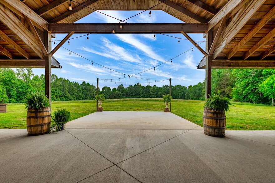 More Photos Of 6863 E Highway 80, Russell Springs Lodge Meeting Hall For Sale