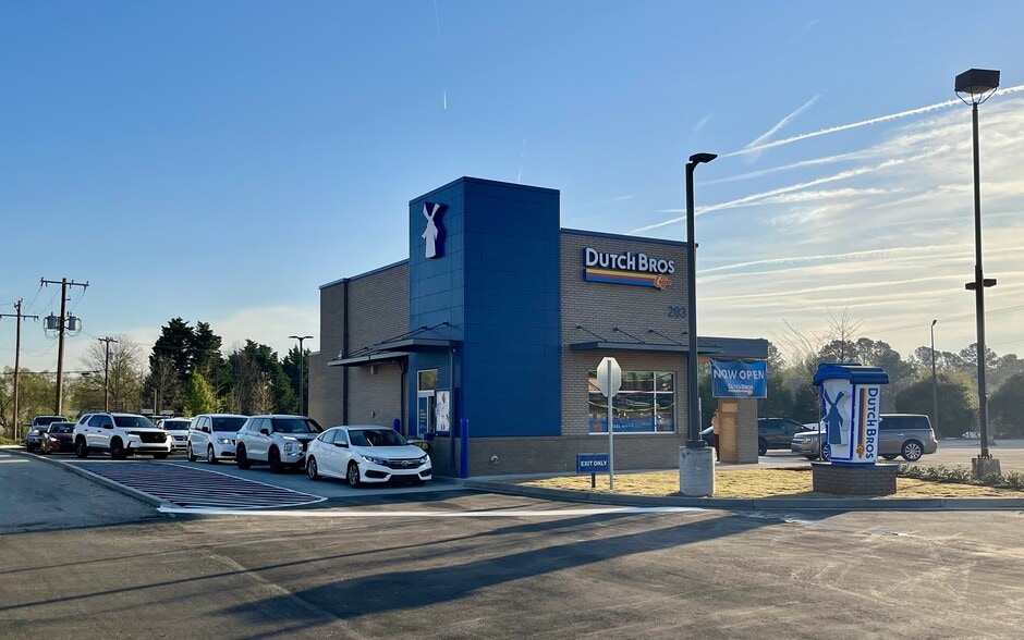 More Photos Of 203 S Main St, Mauldin General Retail For Sale