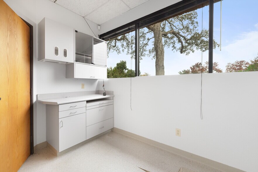More Photos Of 6600 Mercy Ct, Fair Oaks Medical For Sale