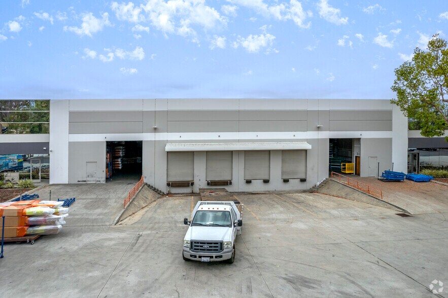 More Photos Of 4039 Calle Platino, Oceanside Warehouse For Lease