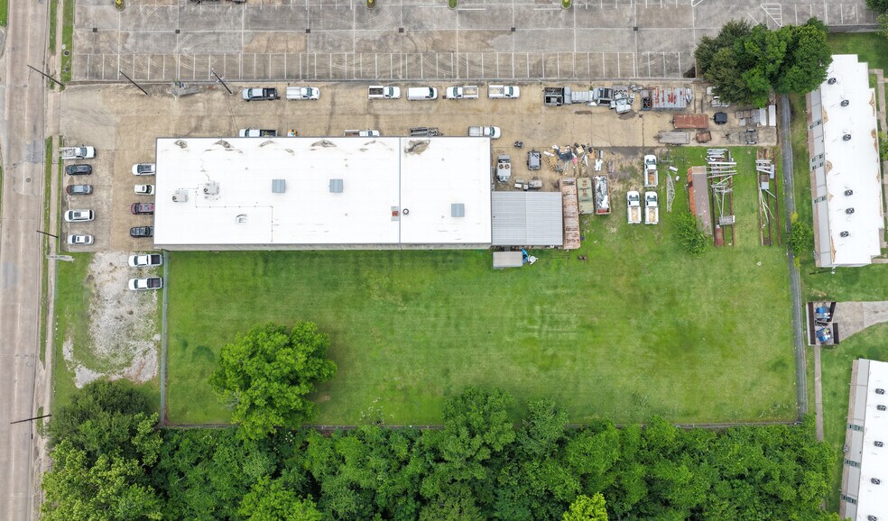 More Photos Of 414 W Tidwell Rd, Houston Warehouse For Sale
