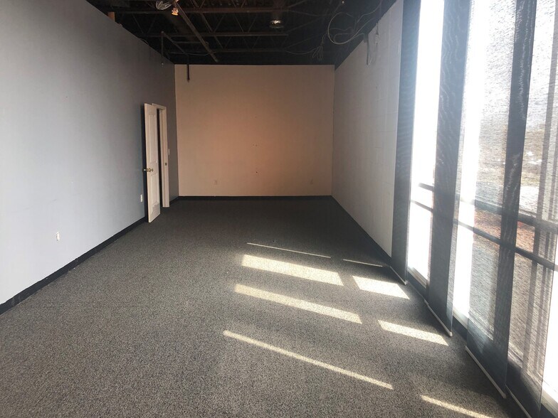 More Photos Of 8651 Grant St, Thornton Freestanding For Lease