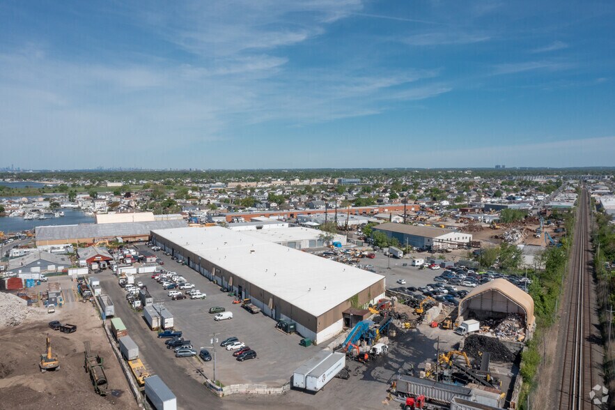 More Photos Of 3563-3577 Maple Ct, Oceanside Warehouse For Lease