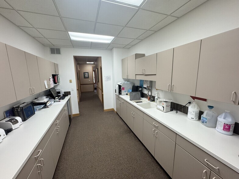 More Photos Of 1991 Wiesbrook Rd, Oswego Medical For Sale