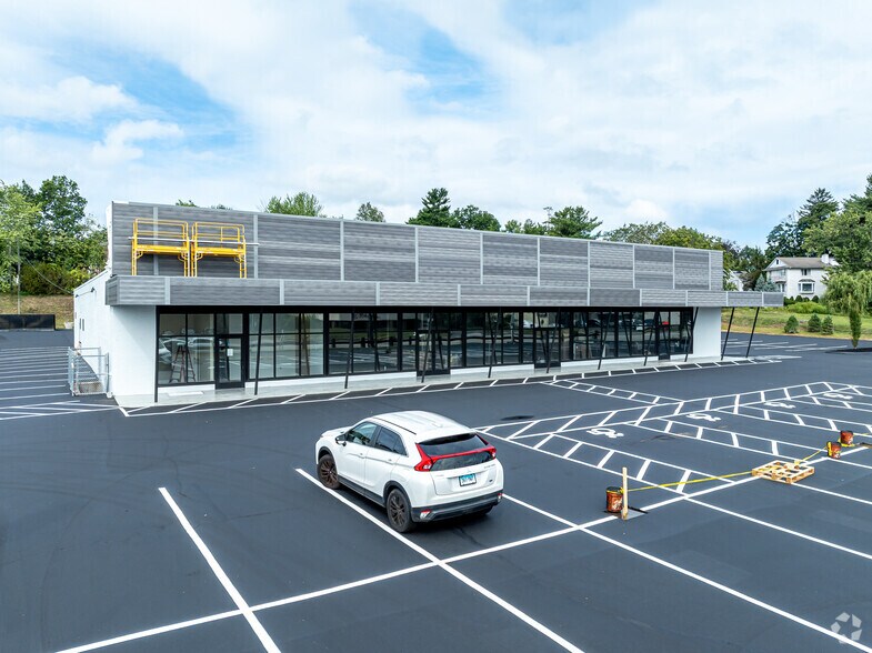 More Photos Of 657 Silas Deane Hwy, Wethersfield Freestanding For Lease