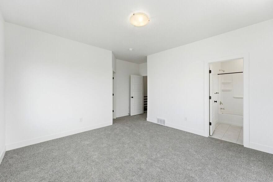 More Photos Of 132-144 E Chambord Ct, Sandy Apartments For Sale