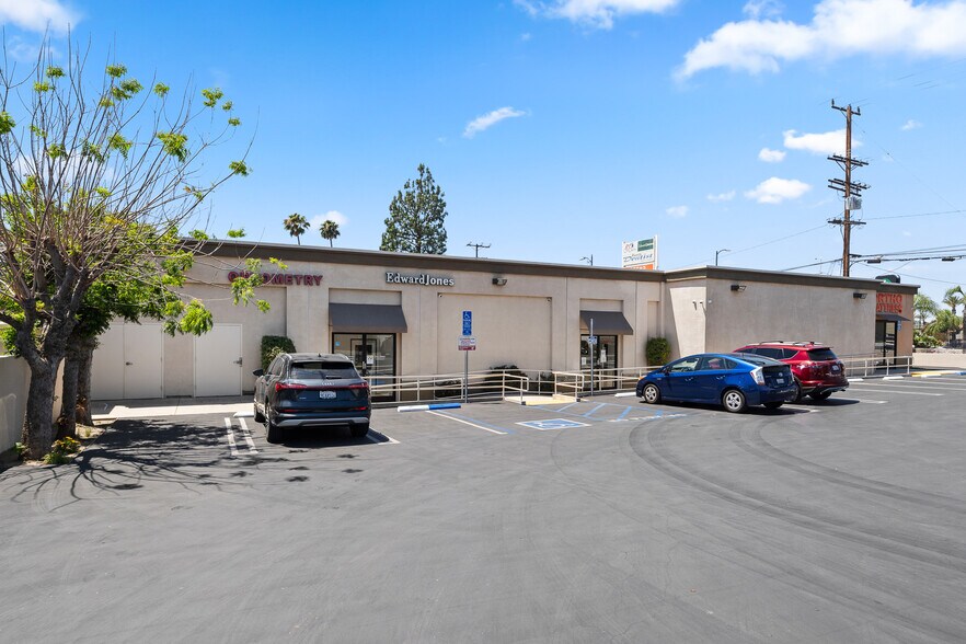 More Photos Of 17851 Chatsworth St, Granada Hills Freestanding For Sale