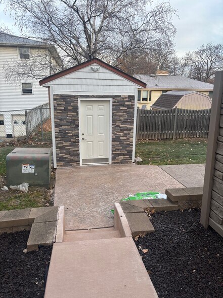 More Photos Of 1747 Oakdale Ave, Green Bay Apartments For Sale