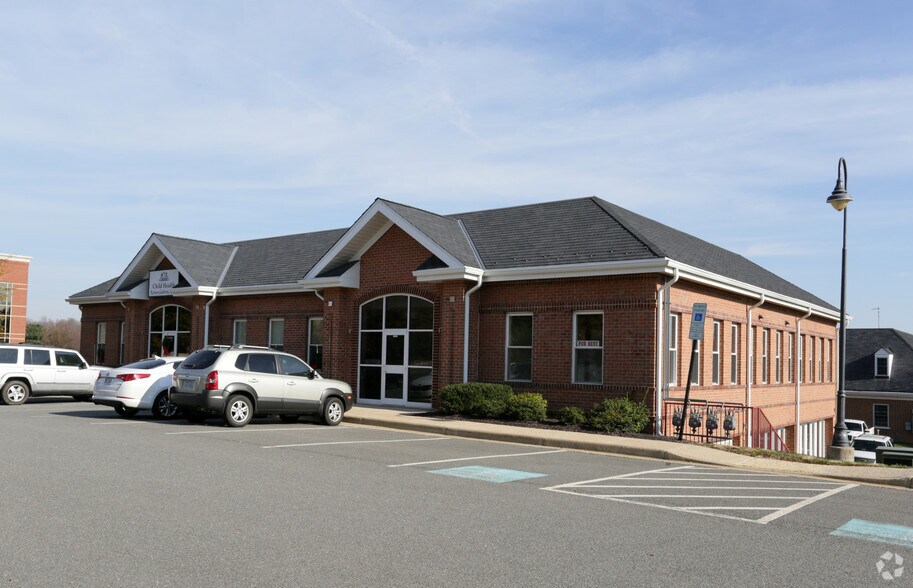 More Photos Of 45 North Hill Dr, Warrenton Office For Sale