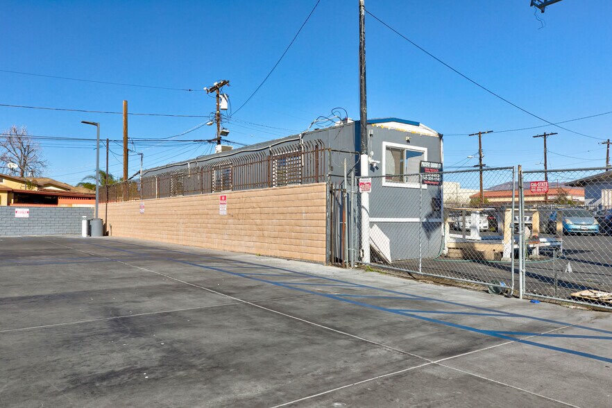 More Photos Of 13243 Osborne St, Arleta Land For Lease