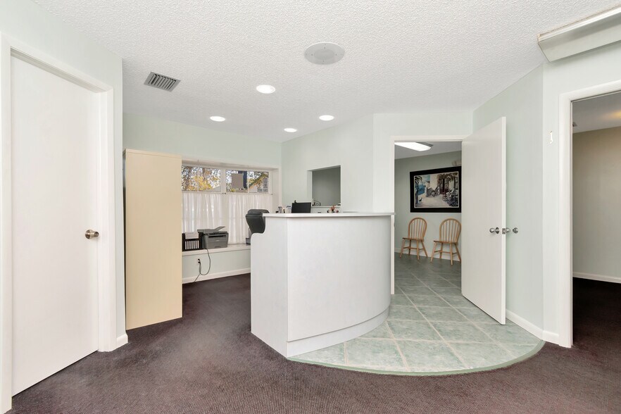 More Photos Of 28960 US Highway 19 N, Clearwater Medical For Sale