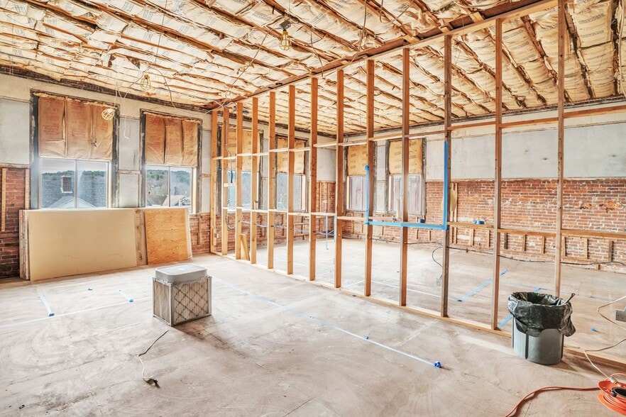 More Photos Of 34 N Main St, Orange Schools For Sale