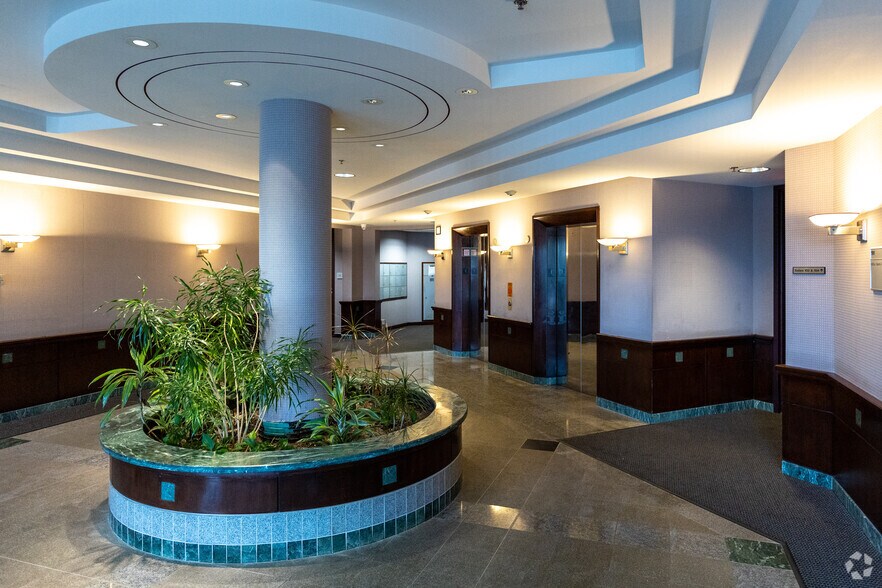 More Photos Of 4801 Southwick Dr, Matteson Medical For Lease