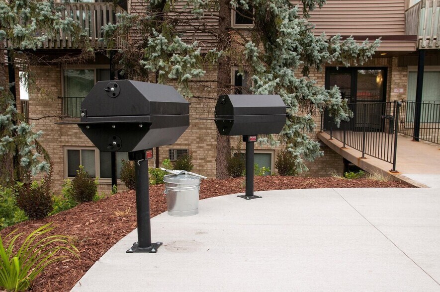More Photos Of 3908 Cedar Grove Pky, Eagan Apartments For Sale