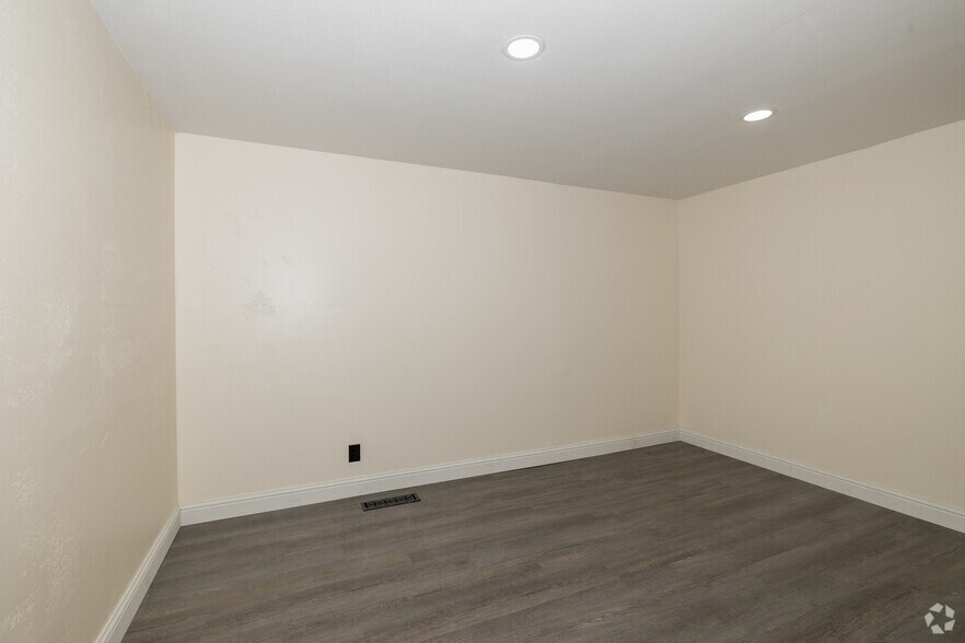 More Photos Of 3625 Mission Ave, Carmichael Medical For Lease