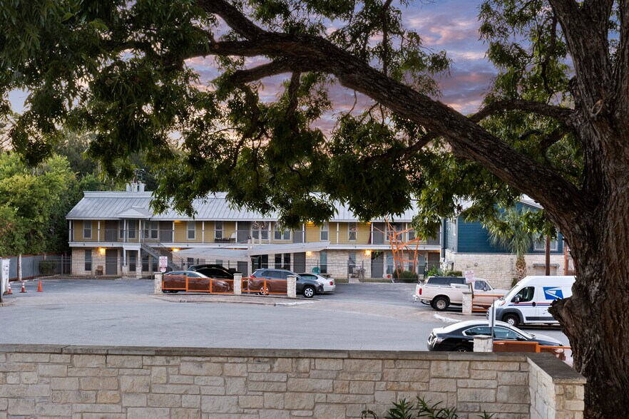 More Photos Of 2523 Durwood St, Austin Apartments For Sale