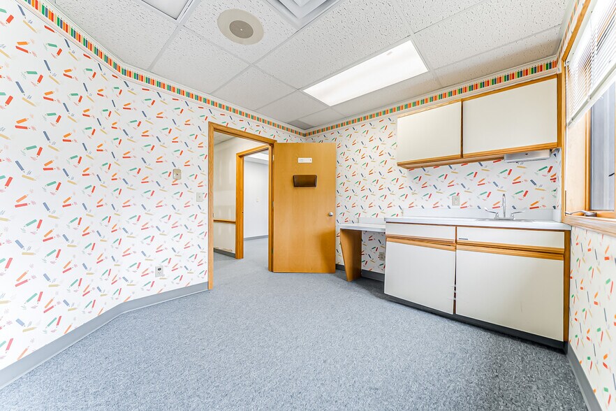 More Photos Of 36595 Detroit Rd, Avon Medical For Lease