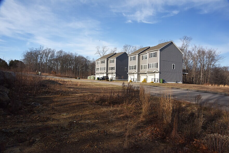 More Photos Of 206 E High St, East Hampton Land For Sale