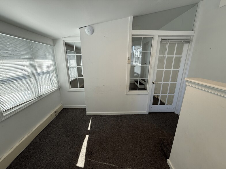 More Photos Of 5761 Lower York Rd, New Hope Storefront Retail Residential For Lease