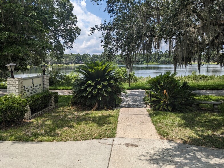 More Photos Of 5474 Worthington Triangle, Lake Park Religious Facility For Sale