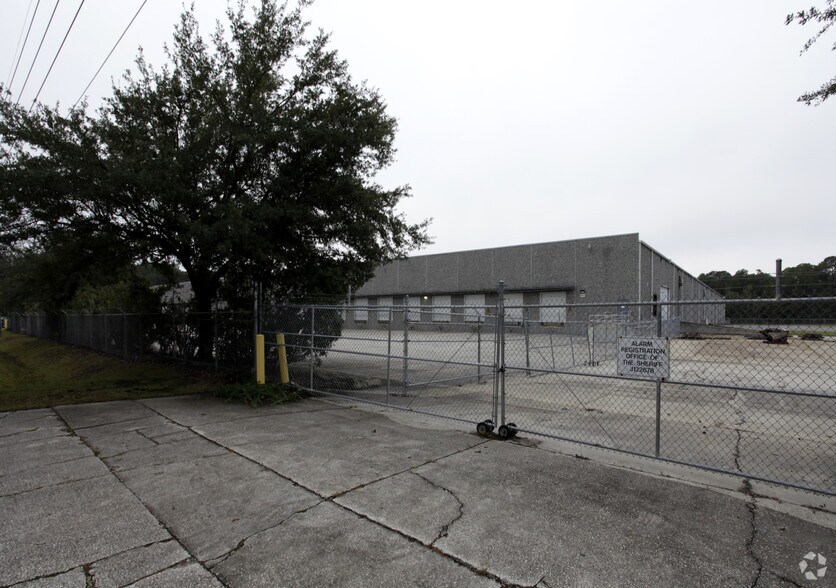 More Photos Of 1550 Ellis Rd N, Jacksonville Warehouse For Lease