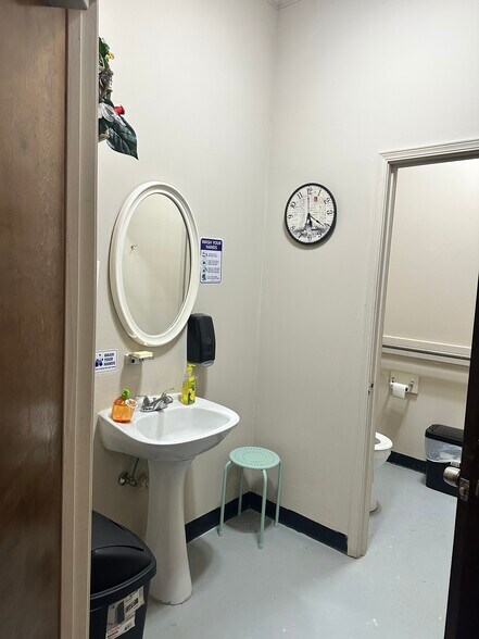 More Photos Of 1030 Dry Branch Rd, Hopkins General Retail For Sale