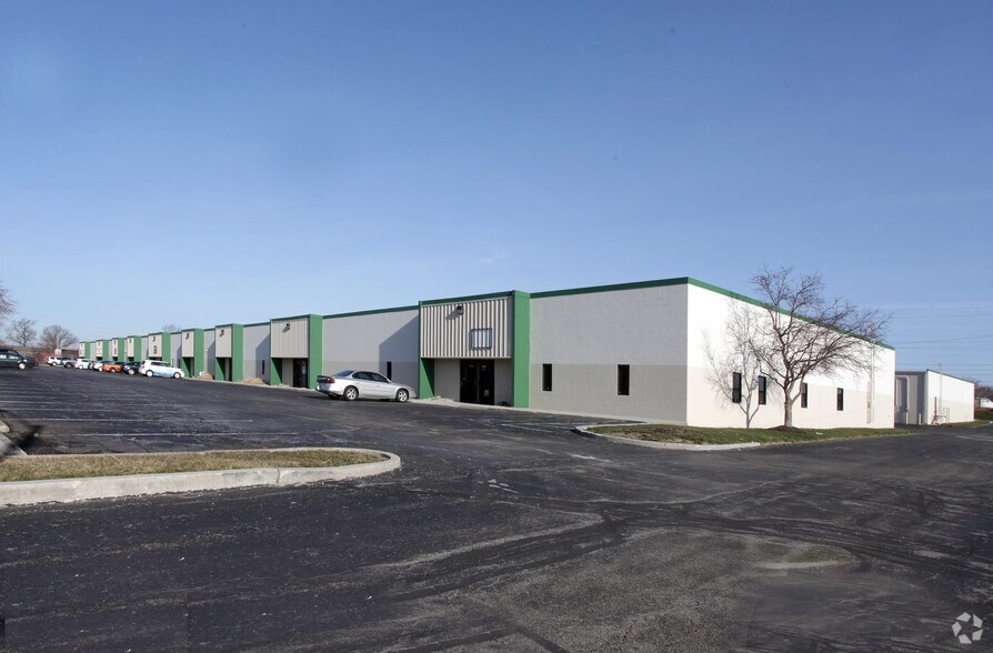 More Photos Of 5303-5331 W 86th St, Indianapolis Unknown For Lease