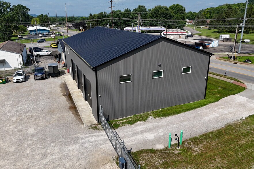 More Photos Of 1819 E Morgan St, Martinsville General Retail For Sale