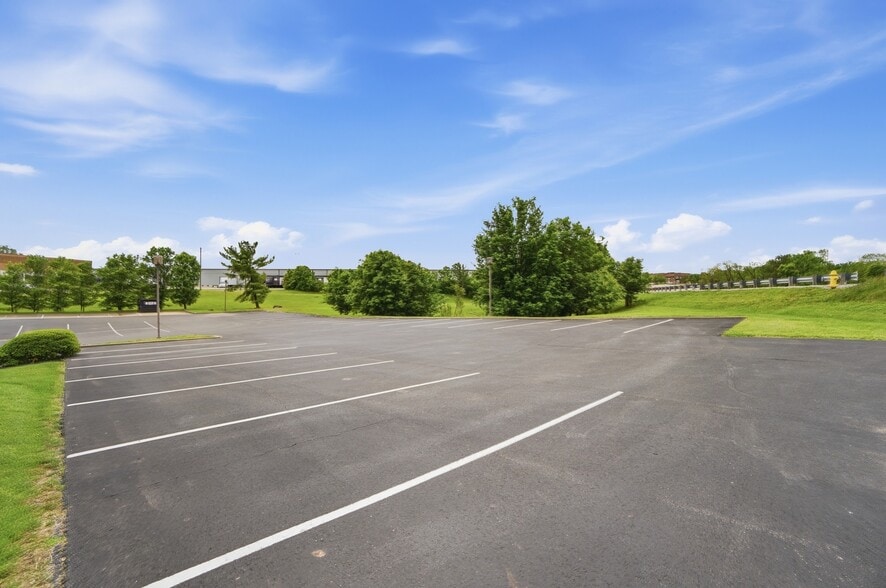 More Photos Of 4753-4759 Cornell Rd, Blue Ash Medical For Sale