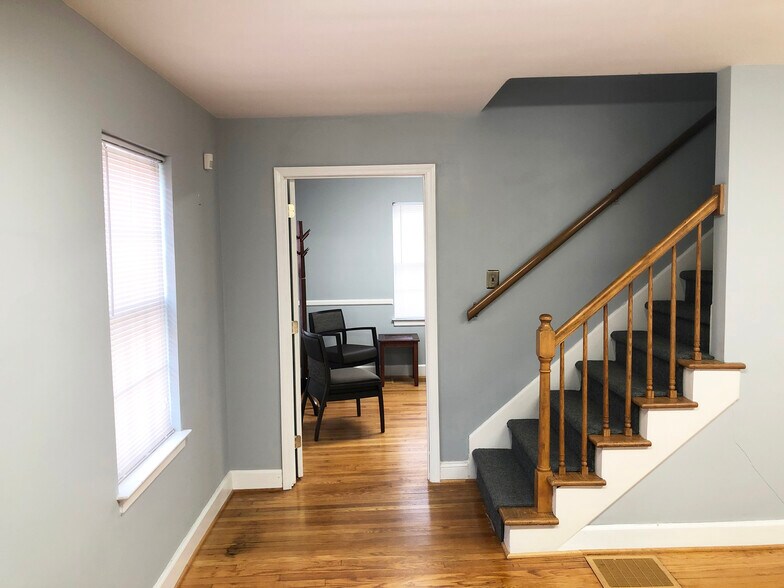 More Photos Of 1604 Harrodsburg Rd, Lexington Medical For Sale