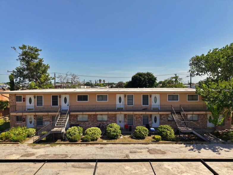 Primary Photo Of 1004 Austin St, Portland Apartments For Sale