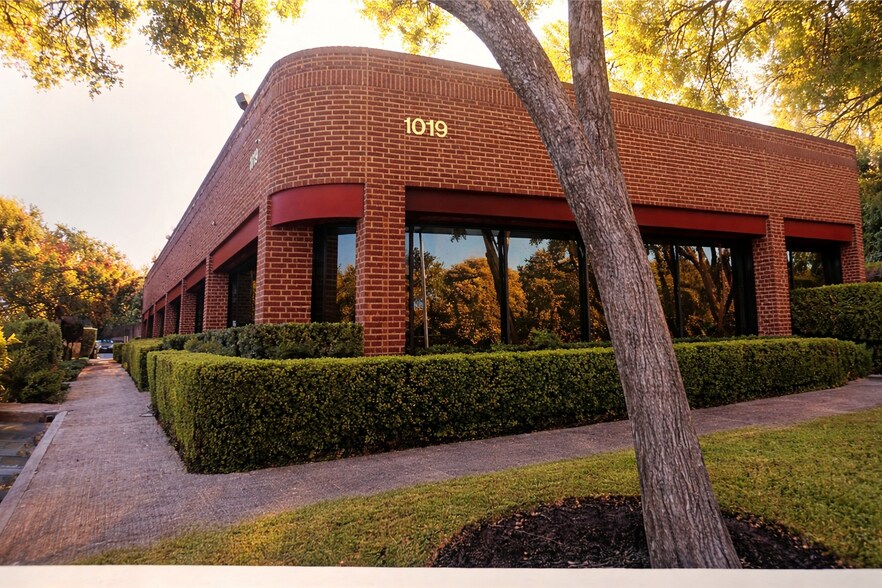 More Photos Of 1019 N Parkway, San Antonio, TX 78232 Pky, San Antonio Office For Lease